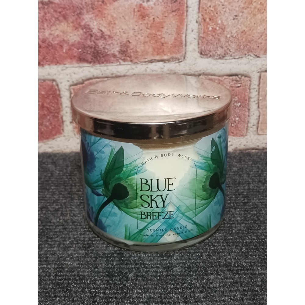 Bath & Body Works Blue Sky Breeze 3-Wick Scented Candle